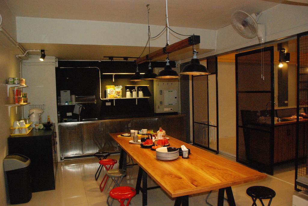 Oyes Hostel Krabi Luaran gambar