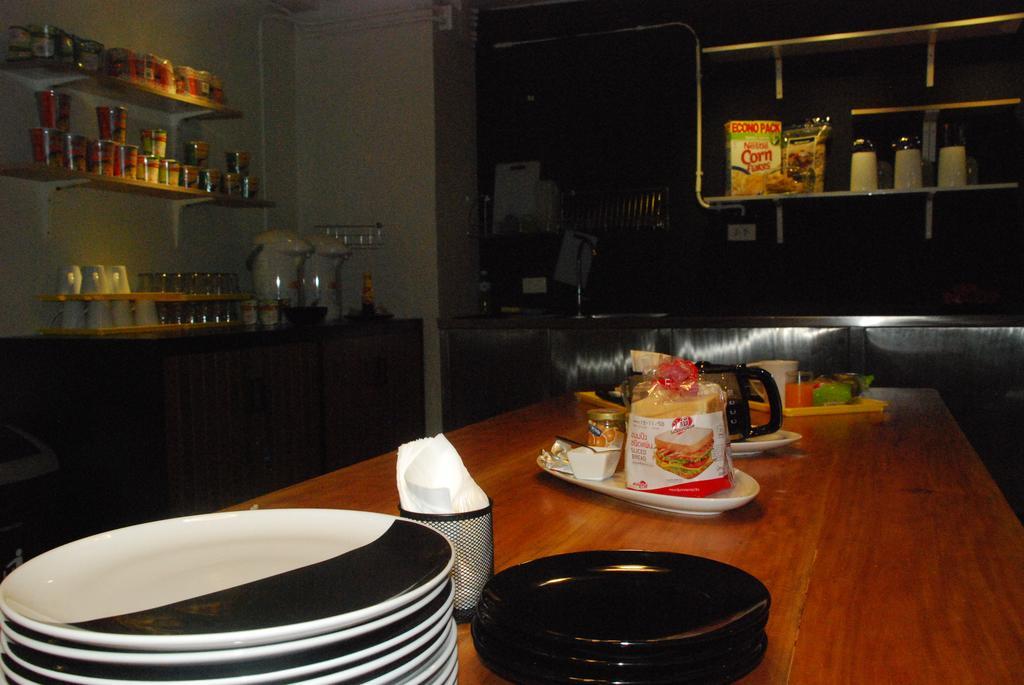 Oyes Hostel Krabi Luaran gambar