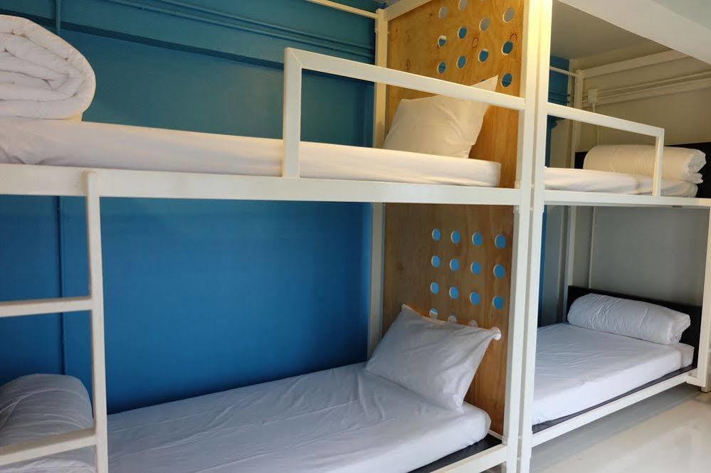 Oyes Hostel Krabi Luaran gambar