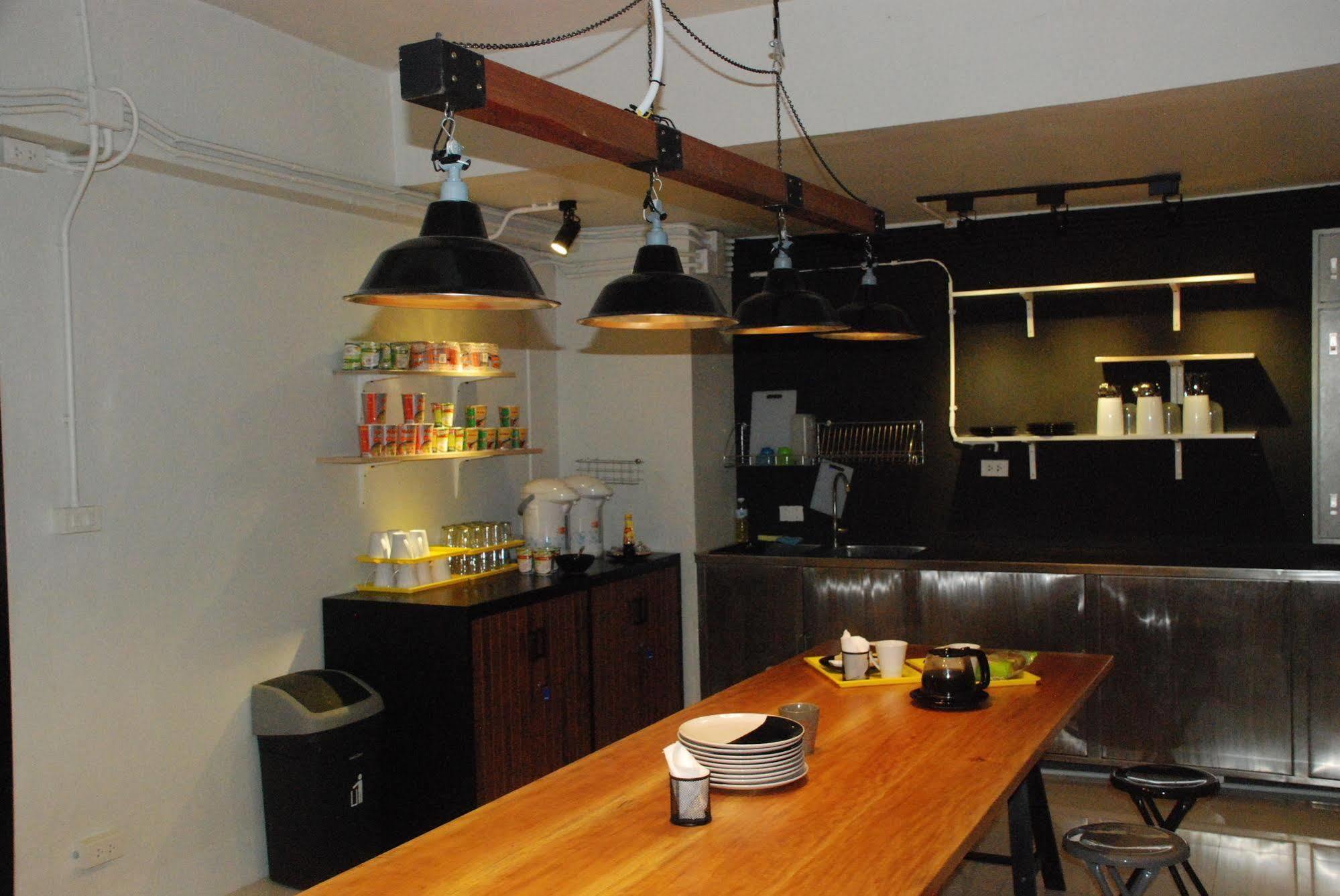 Oyes Hostel Krabi Luaran gambar