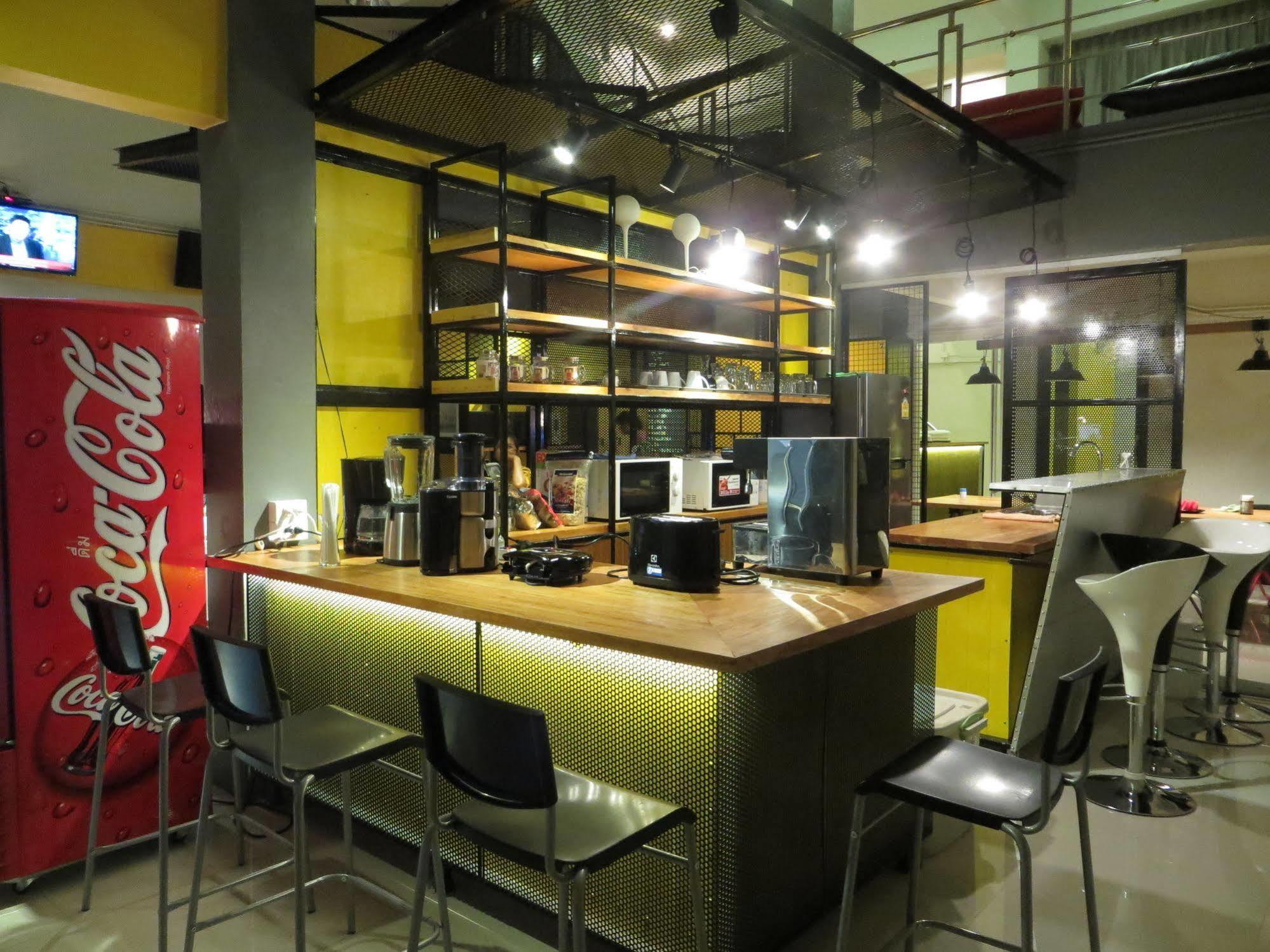 Oyes Hostel Krabi Luaran gambar